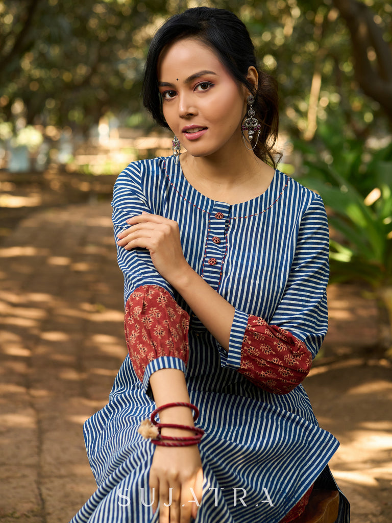 Chic Indigo Striped Kurta with Contrast Ajrakh Sleeves and Handcrafted Detailing on Neckline