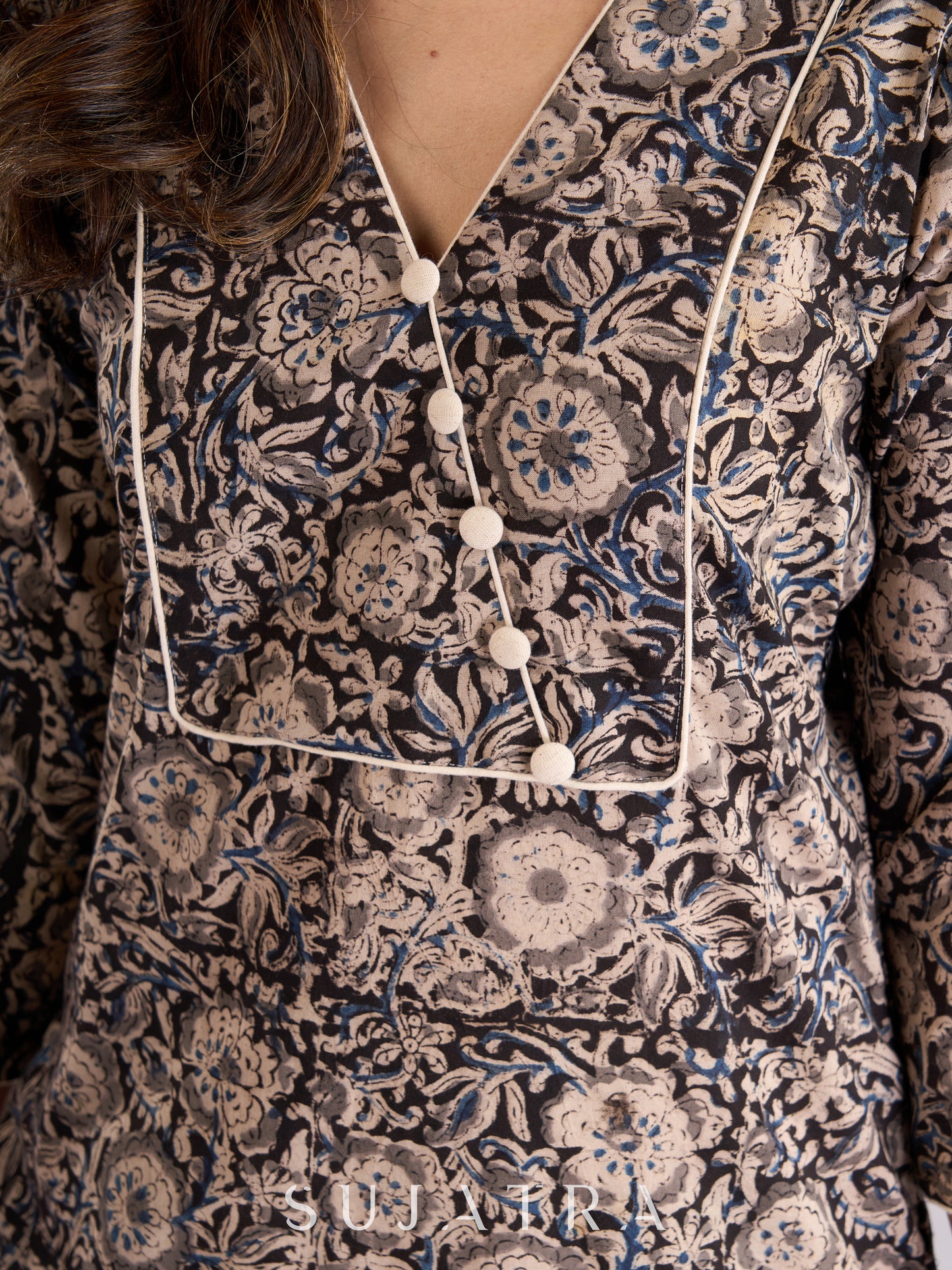 Elegant Black Kalamkari Cotton Kurta with Off-White Piping Accents