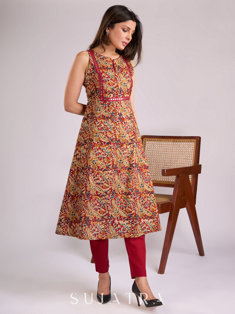 Graceful Kalamkari Kurta with Maroon Piping & Mirror-Embellished Yoke