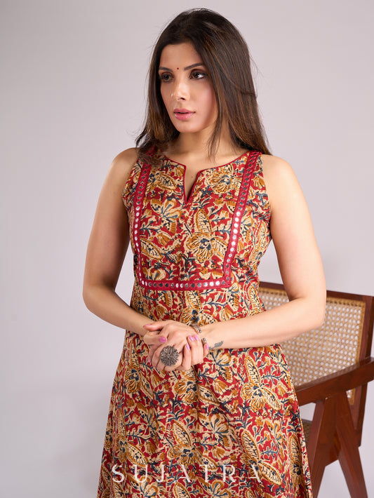 Graceful Kalamkari Kurta with Maroon Piping & Mirror-Embellished Yoke