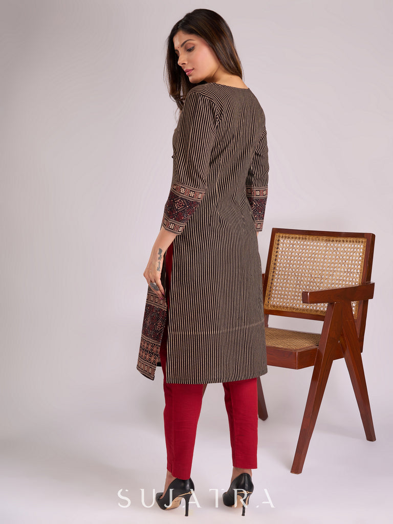 Elegant Black Lined Ajrakh Kurta with Border Accents, V-Neckline & Ajrakh Tassels