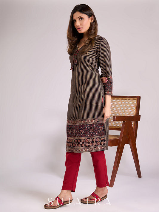 Elegant Black Lined Ajrakh Kurta with Border Accents, V-Neckline & Ajrakh Tassels
