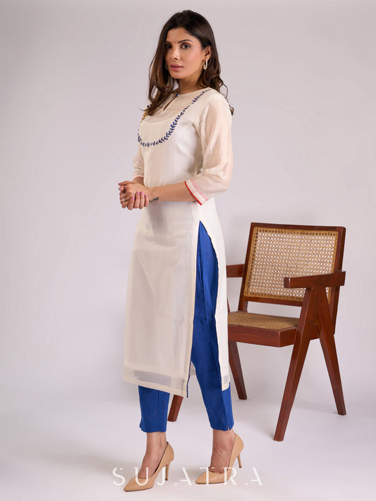 Elegant White Cotton Silk Kurta with Artisanal Hand-Painted Yoke