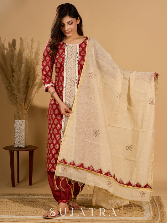 Scarlet Serenity Mirror Accent Kurta Set with Kantha Border and Dupatta