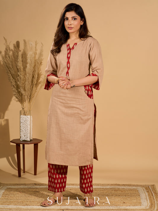 Crème Charm Mul Cotton Kurta with Printed Red Placket and Pocket
