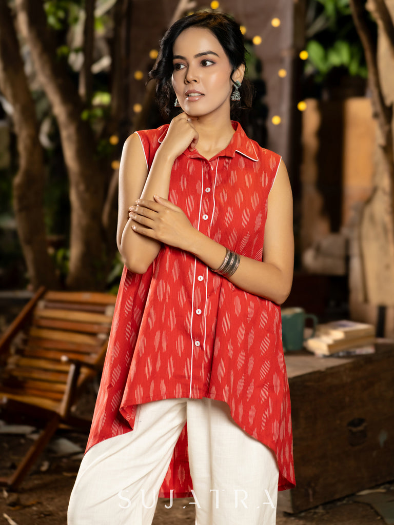 Chic Sleeveless Red Ikat Cotton Shirt with Contemporary High-Low Hem