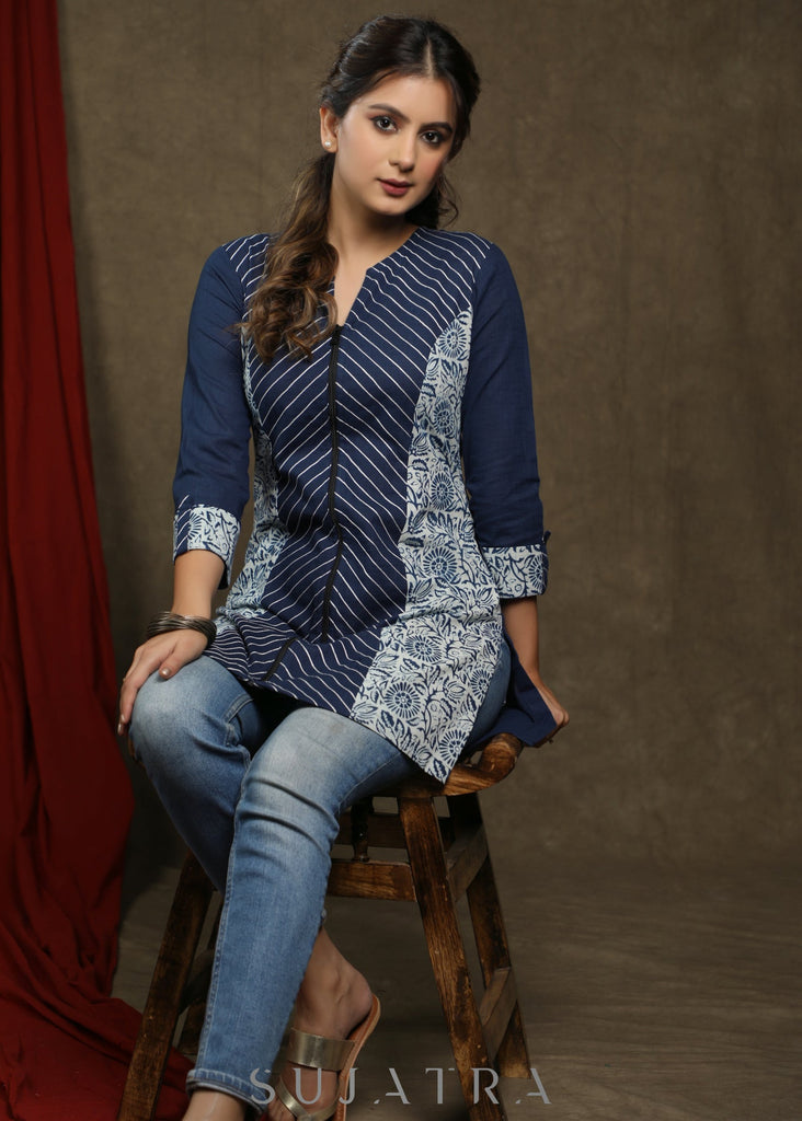 Blue cotton indigo tunic with front zip opening