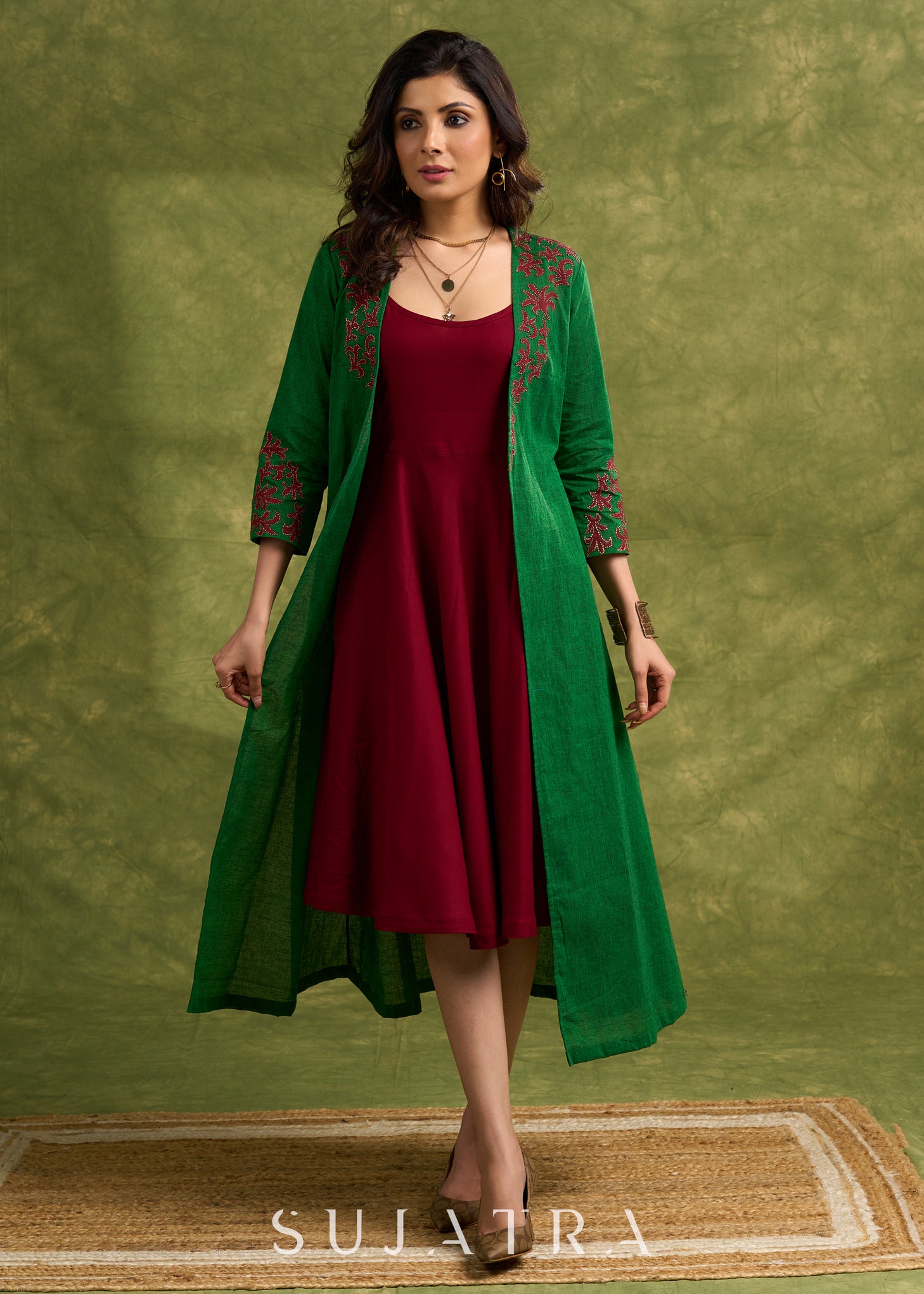 Hand Crafted Emerald Green Cotton Shrug With Vibrant Maroon Applique A –  Sujatra
