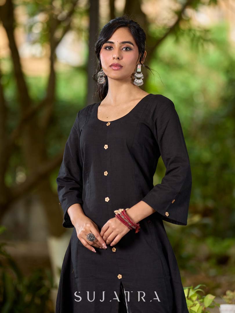 Graceful Black Cotton Kurta with Minimal Button Embellishments