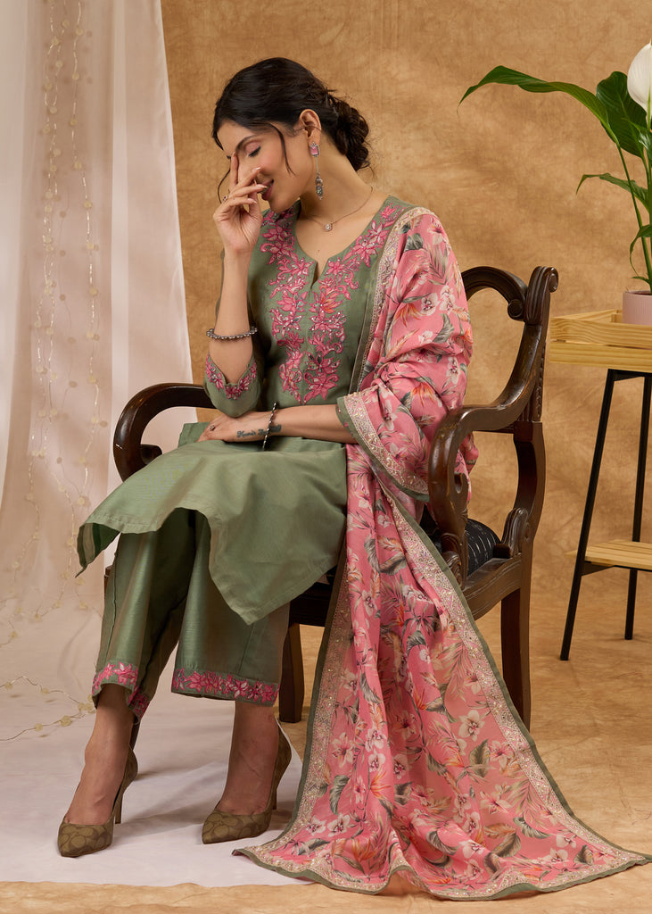 Elegant fern green Chanderi kurta with pant with intricate applique work Dupatta Optional