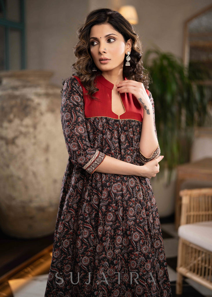 Elegant A Line Printed Kurta With Gold Detailing & Lace Work On Hemline - Pant Optional