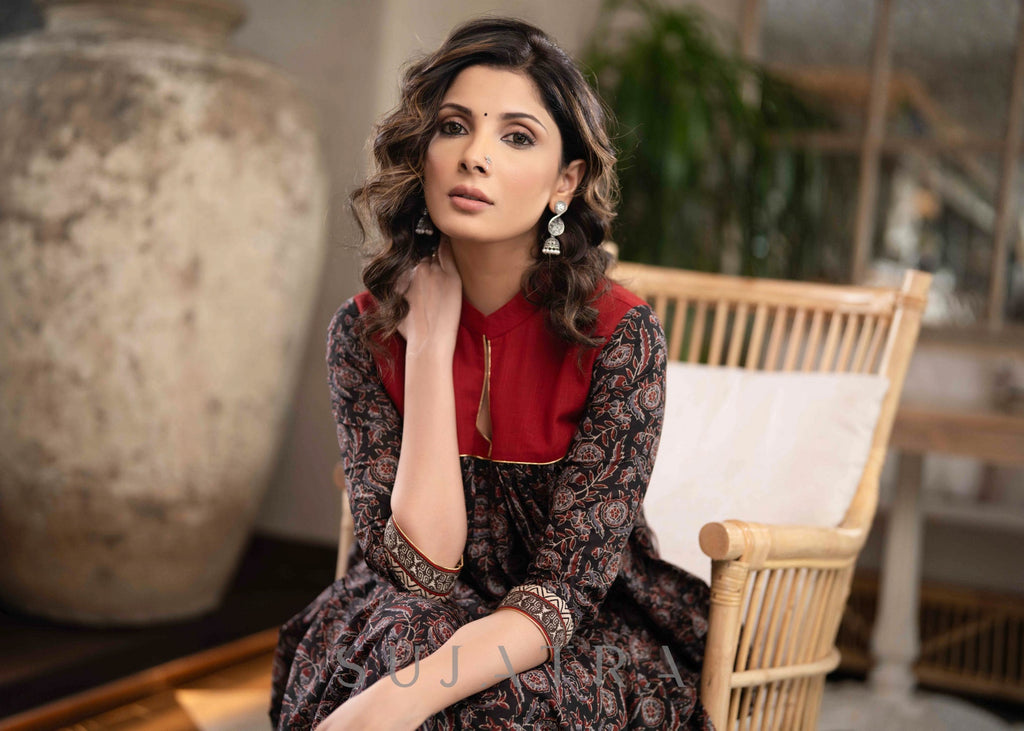 Elegant A Line Printed Kurta With Gold Detailing & Lace Work On Hemline - Pant Optional