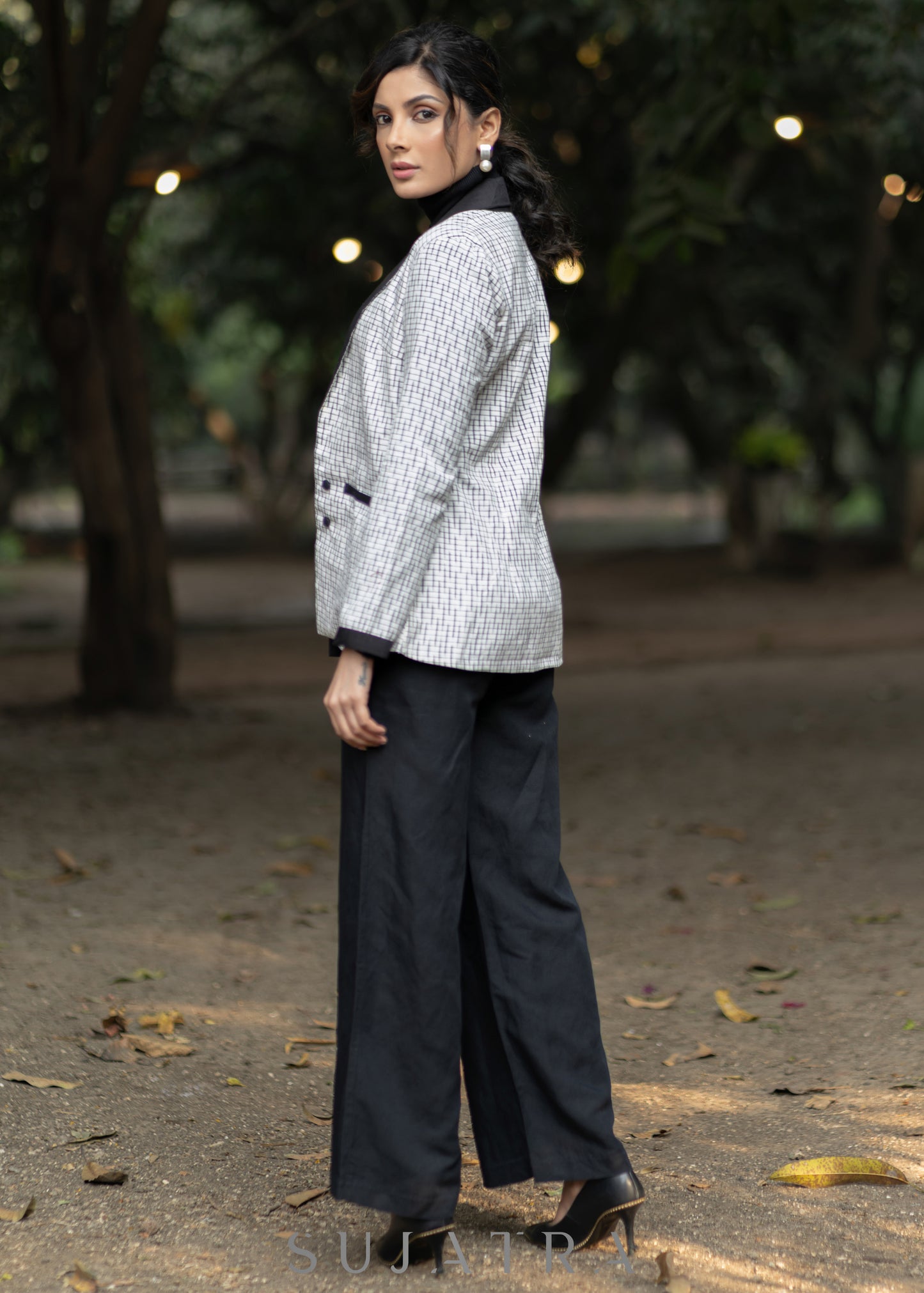 Elegant white cotton ikat formal blazer - Pant optional