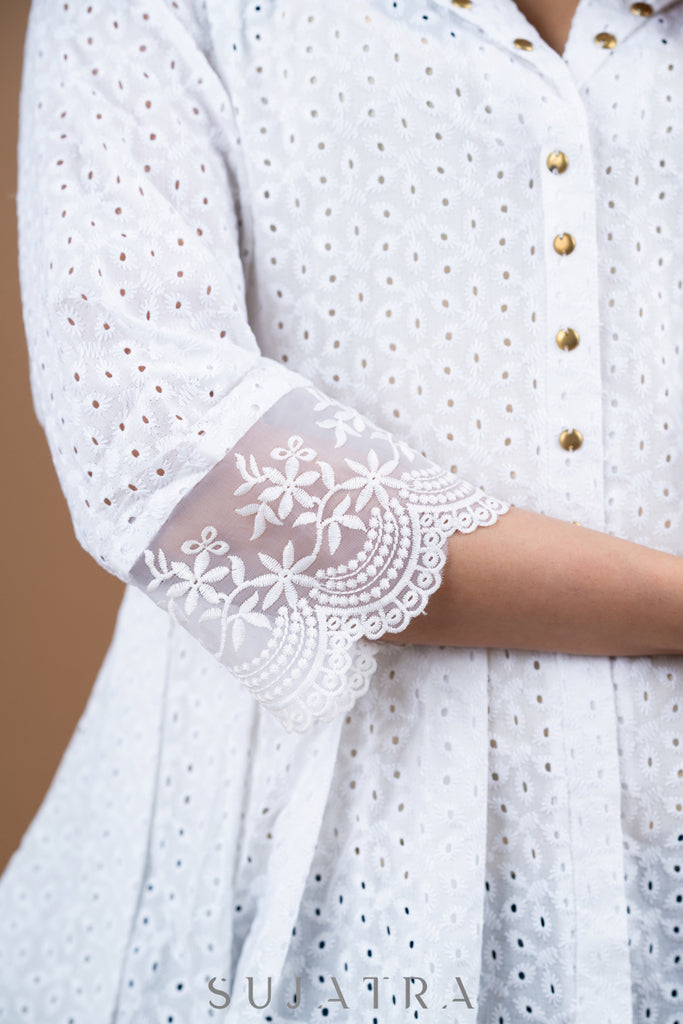 Elegant white Hakoba pleated top