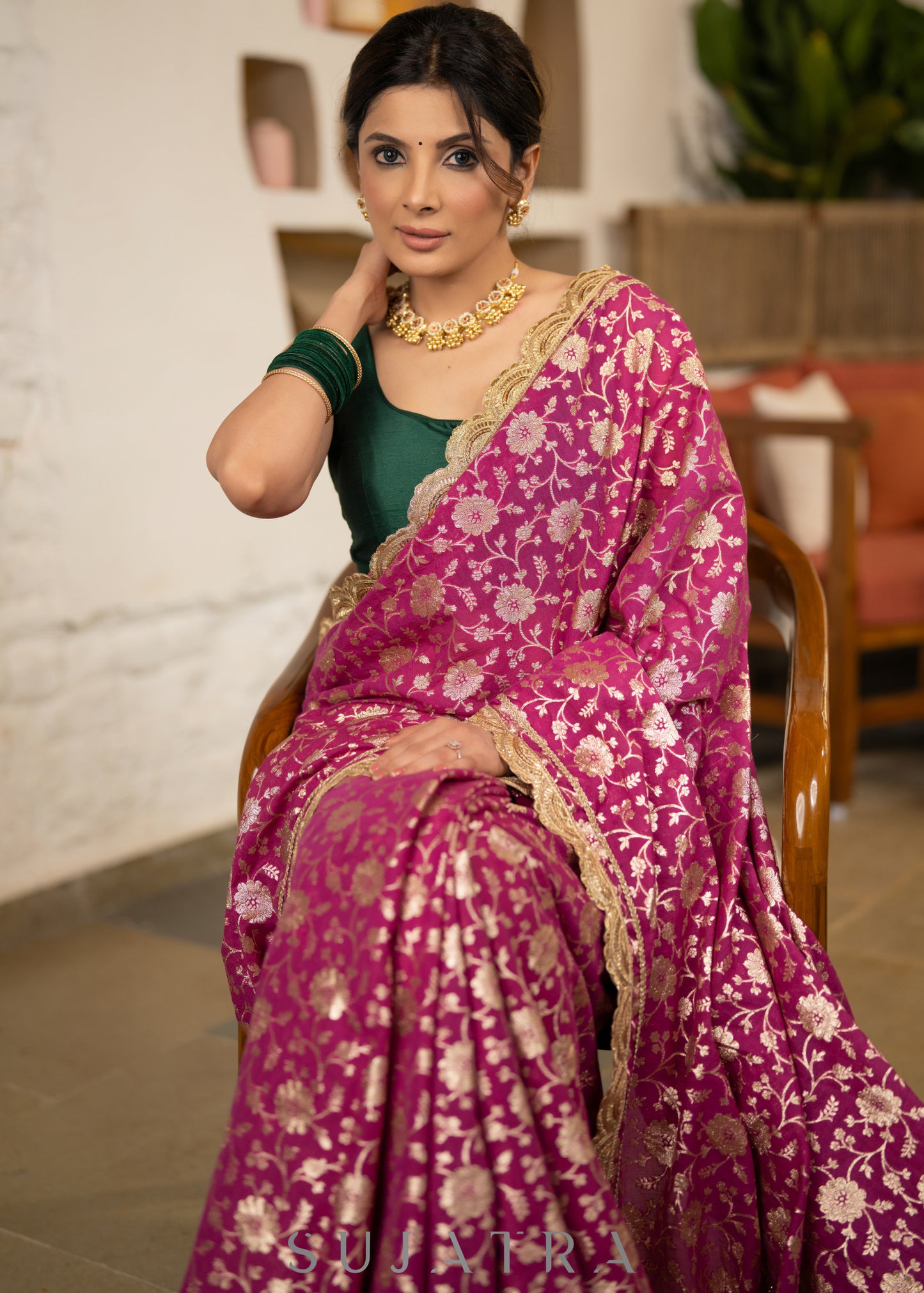 Exquisite Magenta Floral Banarasi Saree Highlighted With Beautiful Scalloped Lace