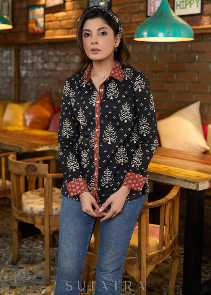 Stylish black cotton Print shirt with maroon floral print on collar & cuffs