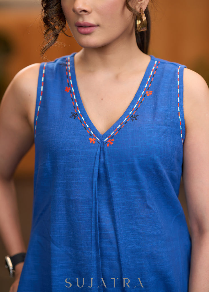 Smart blue cotton sleeveless kurta & Pant with Gond painting