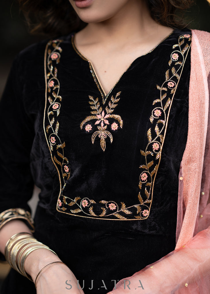 Black hand embroidered velvet kurta with pant - Dupatta Optional