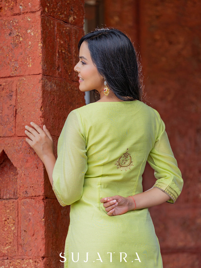 Baagh Delicate Antique Hand Embroidered Chanderi Silk Kurta