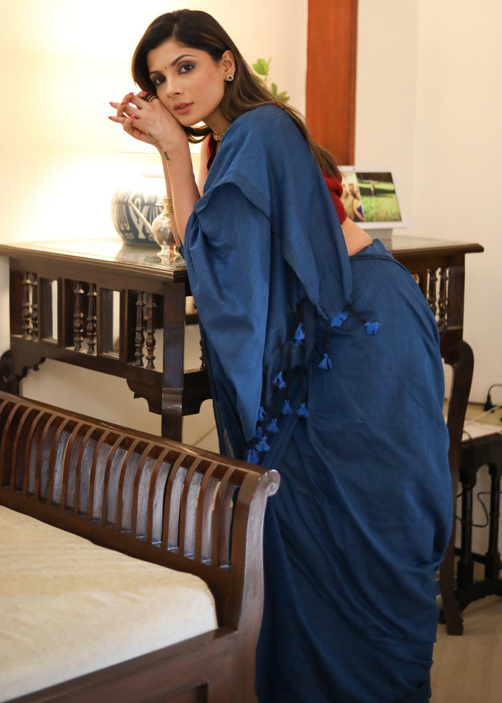 Easy to wear cobalt blue plain saree with plain maroon blouse piece