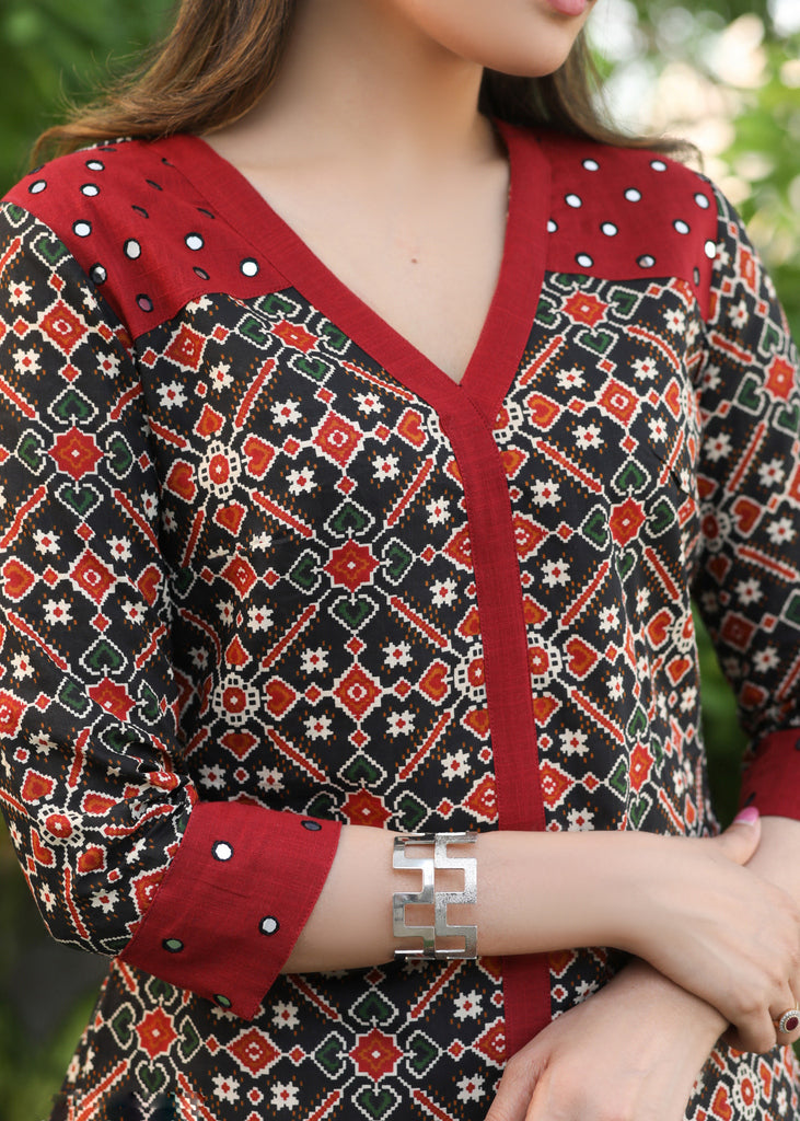 Stylish Black Geometric Print with Red Contrast and Mirror Work .
