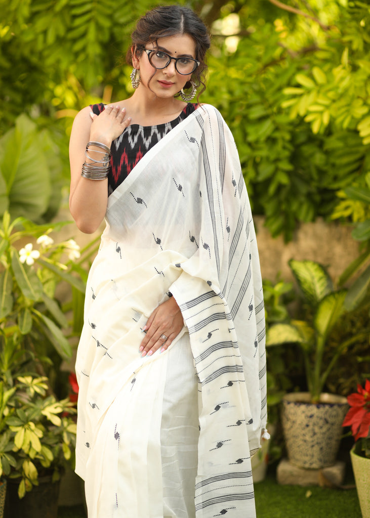 Stylish White Bengal Cotton Saree with Black Motif