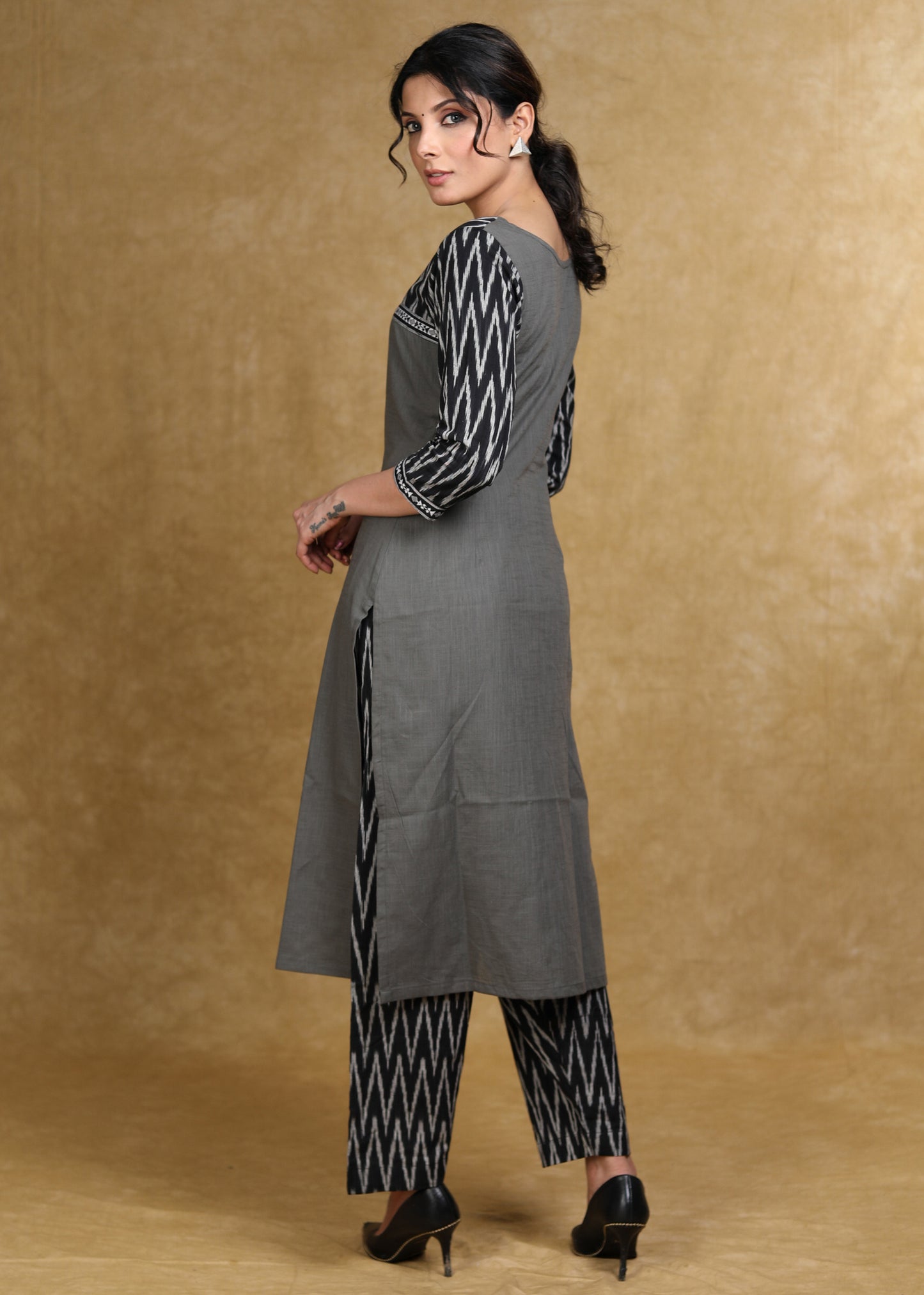 Smart Gray Cotton Kurta with Black Ikat Combination