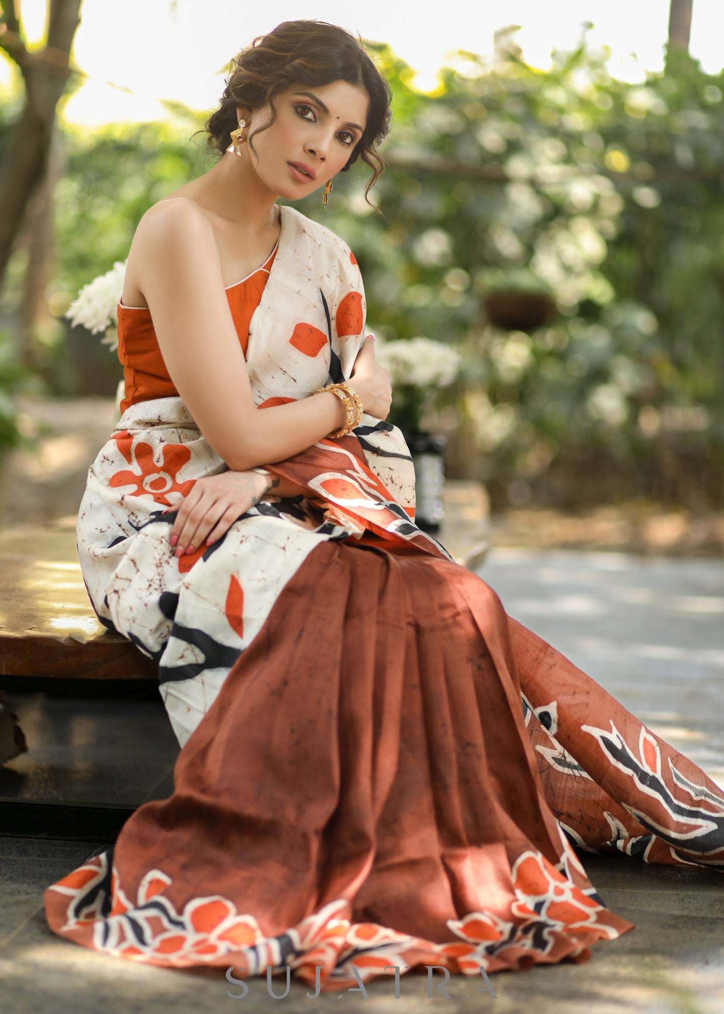 Stylish Brown & off-white Combination Hand Batik Pure Silk Saree