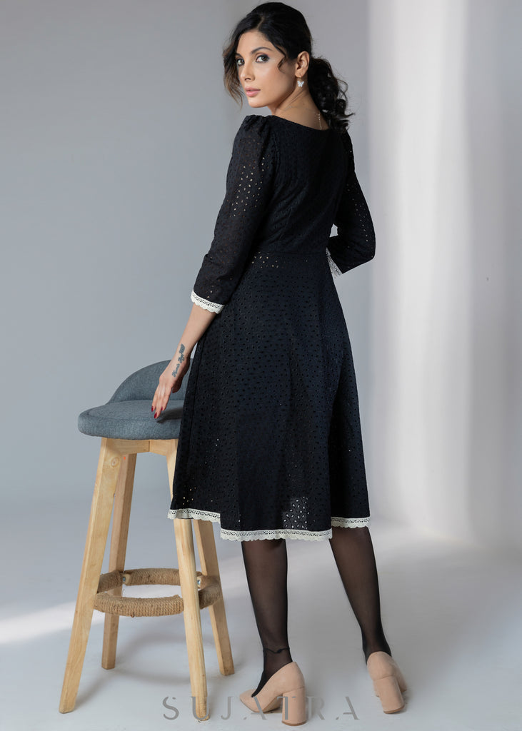 Exclusive black hakoba A-line dress with offwhite lace & wooden buttons