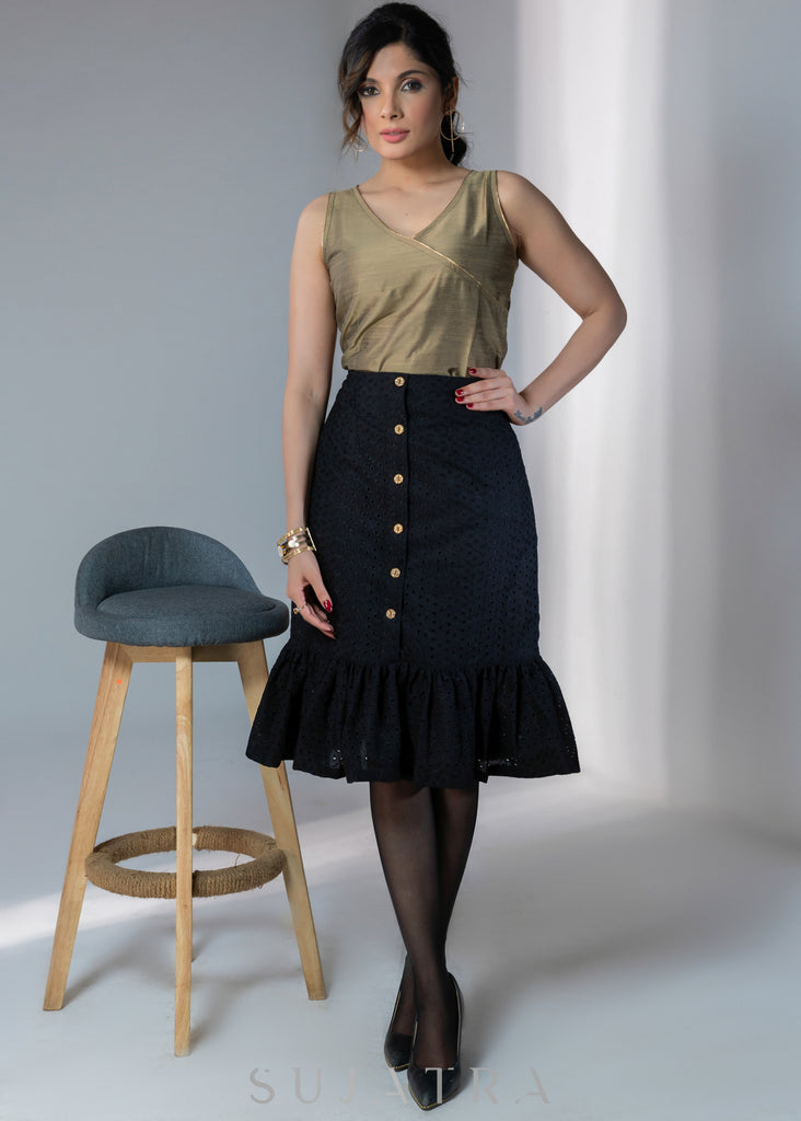 Exclusive black front buttoned hakoba skirt