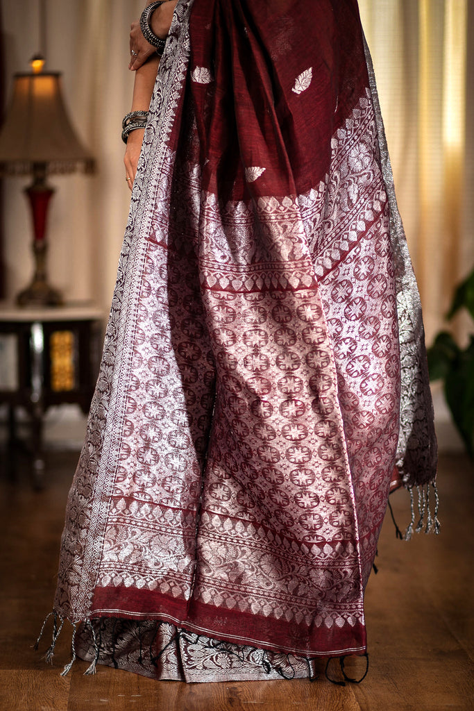 Exclusive handwoven Jamdani designer linen saree