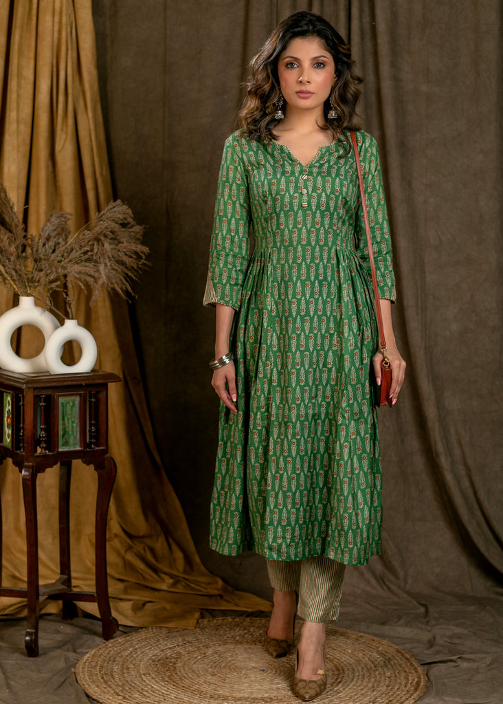 Forest Green Flowy Kurta with Side Pleats & Matching Pants - Dupatta Optional