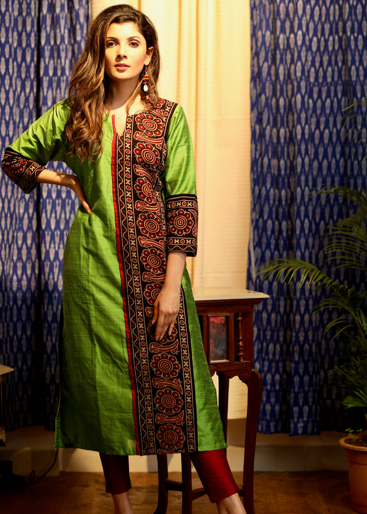 Straight Cut Cotton Silk Kurta with Ajrakh  detail