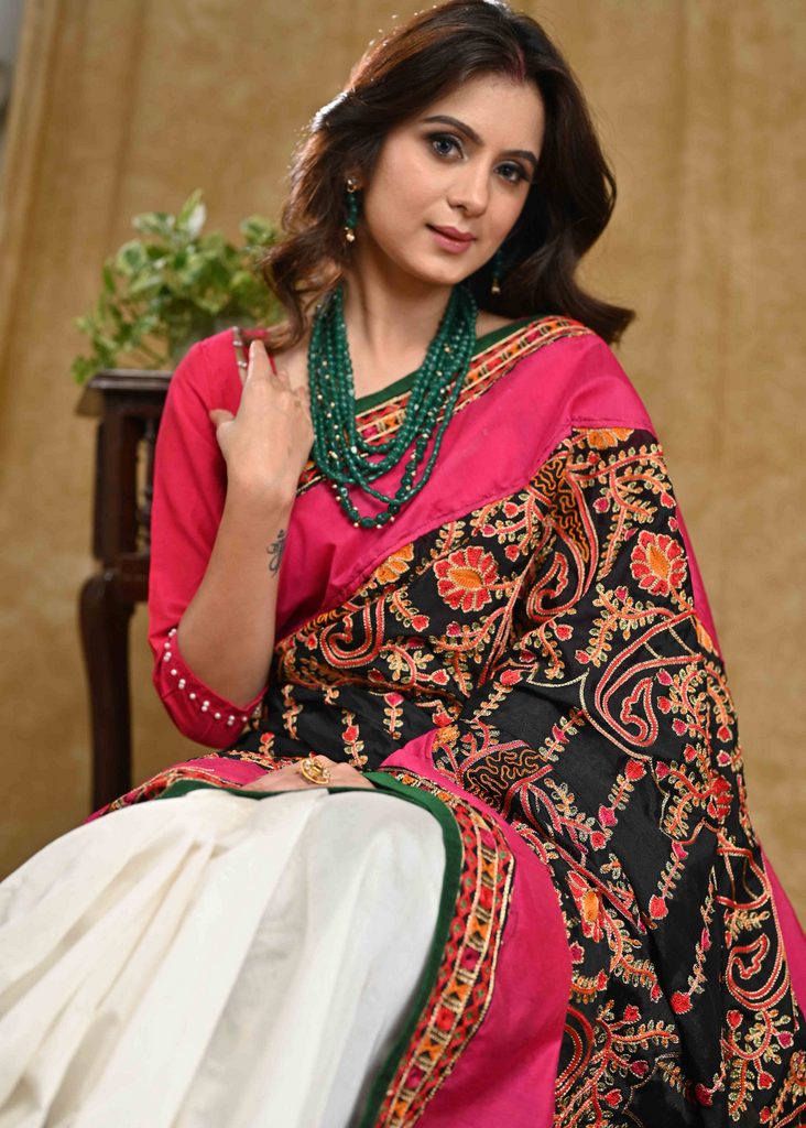 Stunning Off-White Chanderi Saree with Heavy Embroidery Pallu and Pink Border