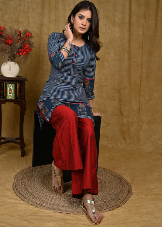 Elegant Line Indigo Tunic with Ajrakh Border on Hemline
