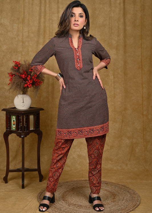 Trendy Black Zigzag Cotton Tunic with Ajrakh Border
