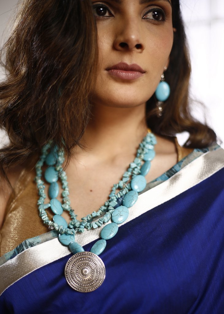 Turquoise beads with engraved alloy pendant necklace set