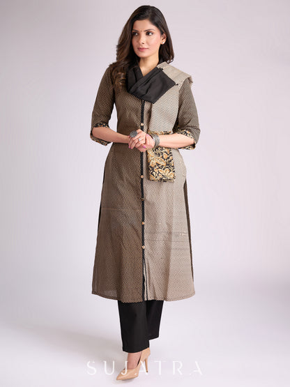 Bold Ajrakh Zigzag V-Neck Kurta with Black Kalamkari in Sleeves & Contrast Black Piping