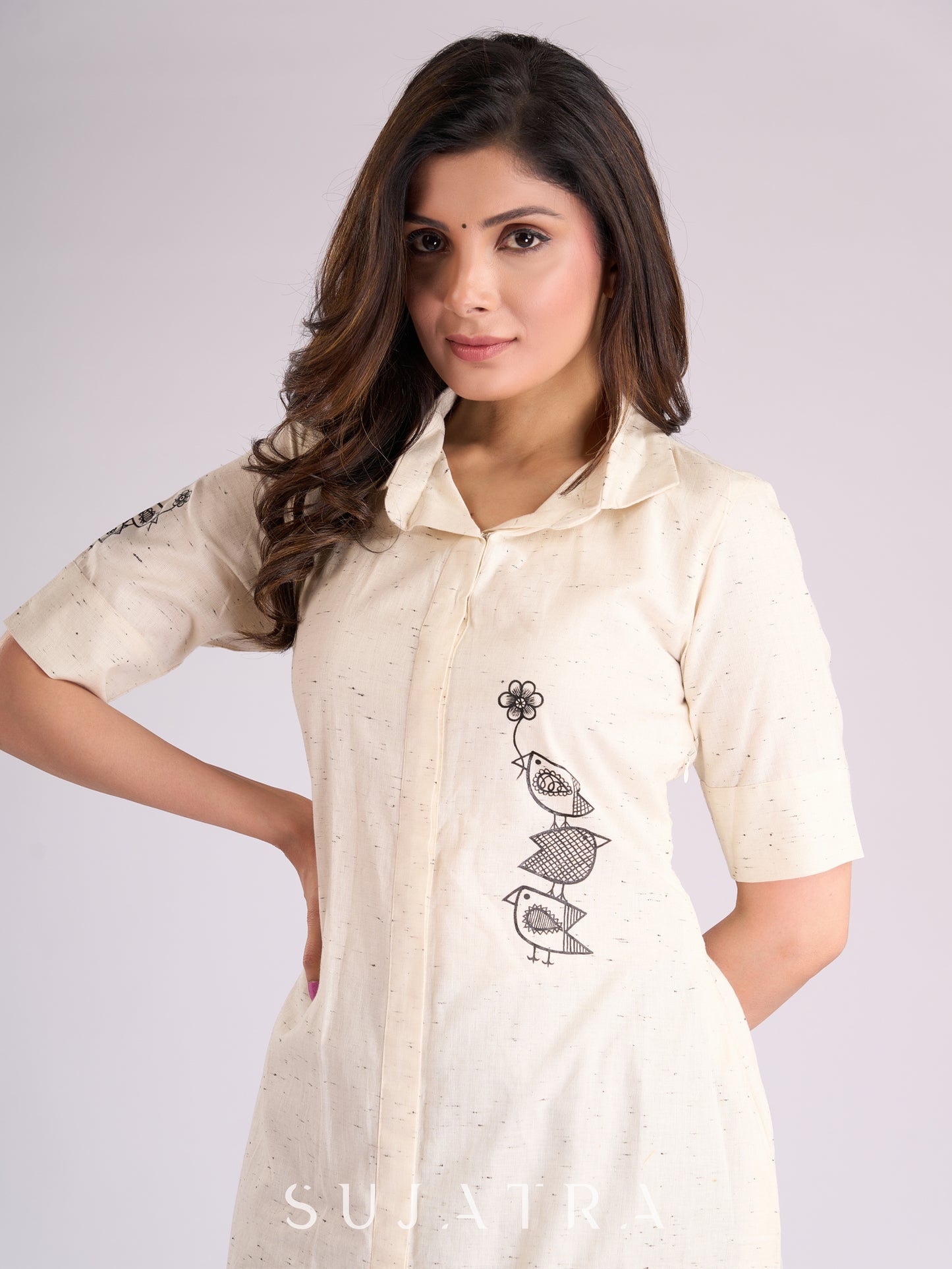 Breezy Off-White Cotton Kurta with Artistic Hand-Painted Detailing