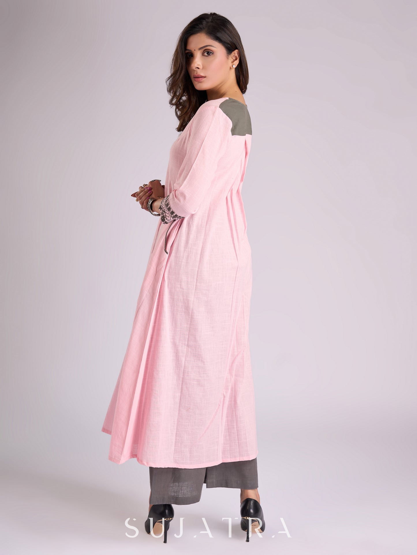 Elegant Pink Cotton Kurta with Exquisitely Embroidered Neckline & Sleeves