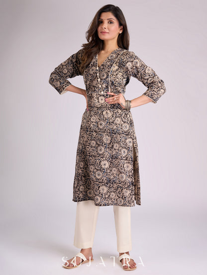 Elegant Black Kalamkari Cotton Kurta with Off-White Piping Accents