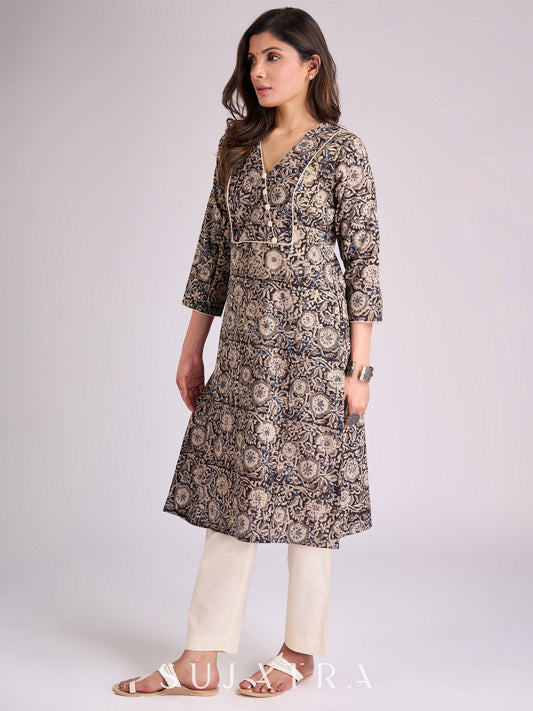 Elegant Black Kalamkari Cotton Kurta with Off-White Piping Accents