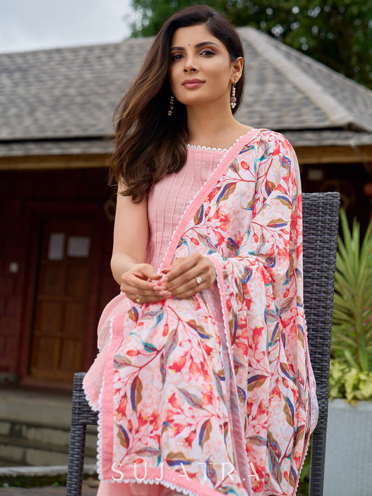 Baby pink kurta with fine stitch detailing Duppata & Pant optional