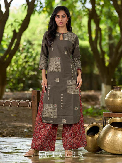 Chic Grey Cotton Kurta with Statement Abstract Hand Block Design