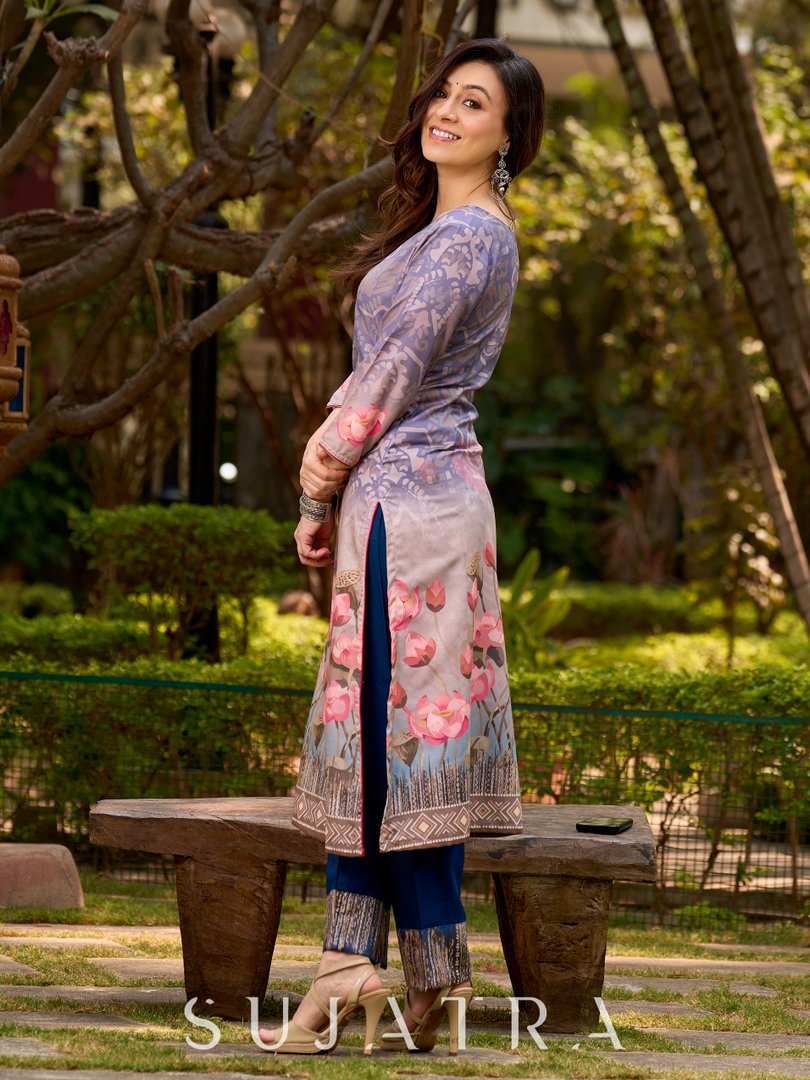 Chic grey kurta adorned with artistic abstract Pichwai print