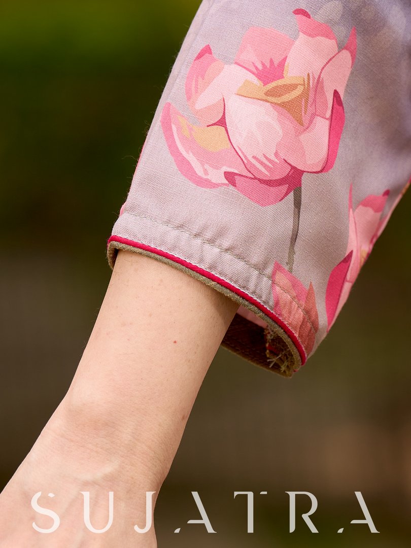 Chic grey kurta adorned with artistic abstract Pichwai print