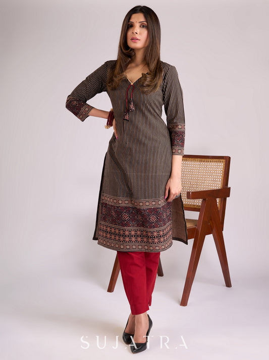 Elegant Black Lined Ajrakh Kurta with Border Accents, V-Neckline & Ajrakh Tassels