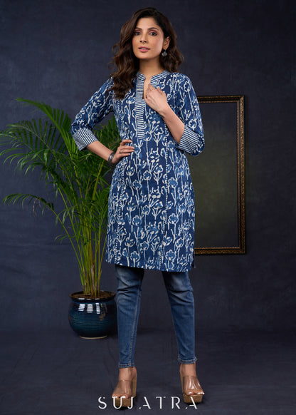 Comfortable Indigo Cotton Tunic With A Relaxed Fit