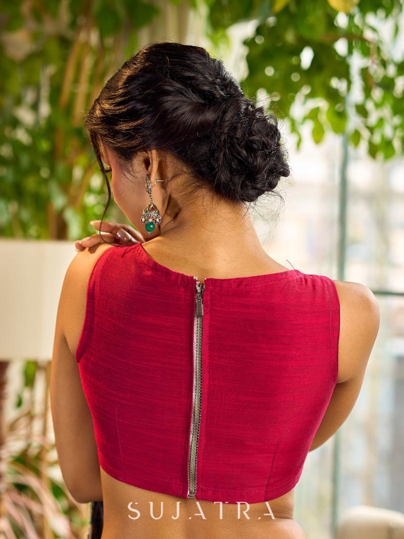 Regal Bottle Green Georgette Saree with Artistic Kalamkari Printed Pallu & Delicate Gold Lace Border