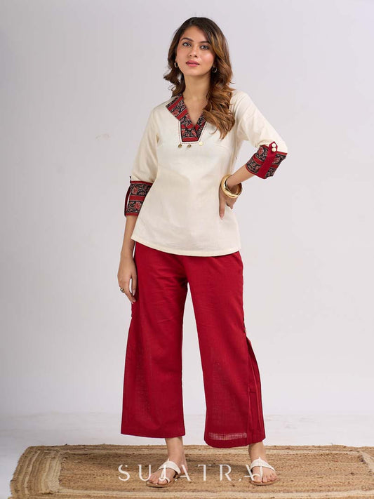 Off White Cotton Flex Top with Statement Floral Printed Collar & Cuff Highlighted with Handcrafted Kantha